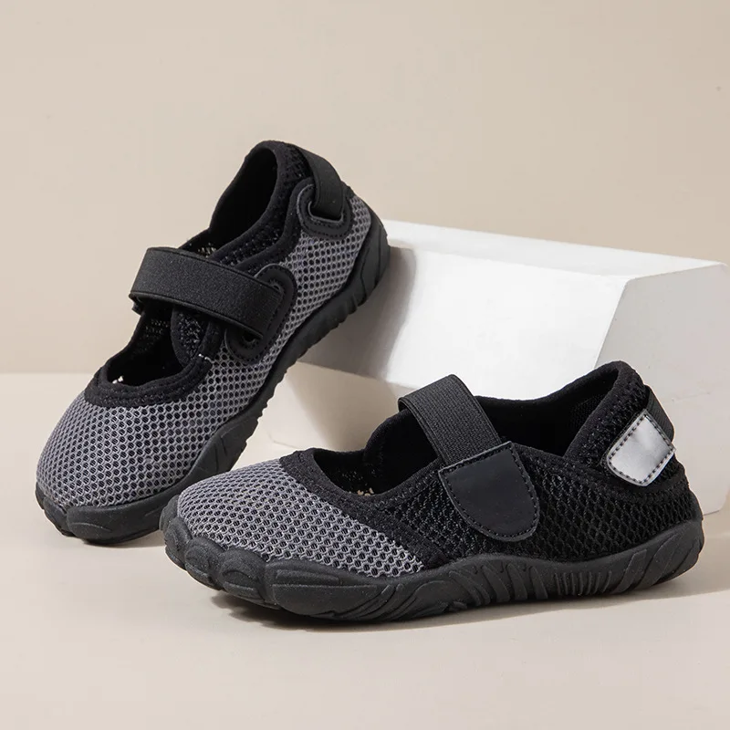 Picture 5: Kids Aqua Water Shoes 2026 Summer New Non-Slip Quick Dry Lightweight Soft Sole Outdoor Beach Sandals Boys Girls Students