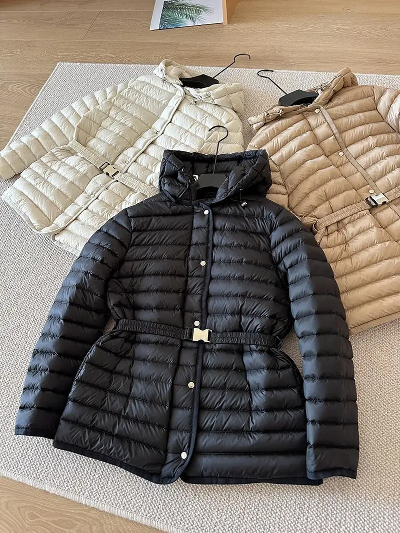 Lightweight Short White Duck down Jacket Women's Belted Waistcoat Fashionable Hooded Coat Stylish Commute Style British Fit