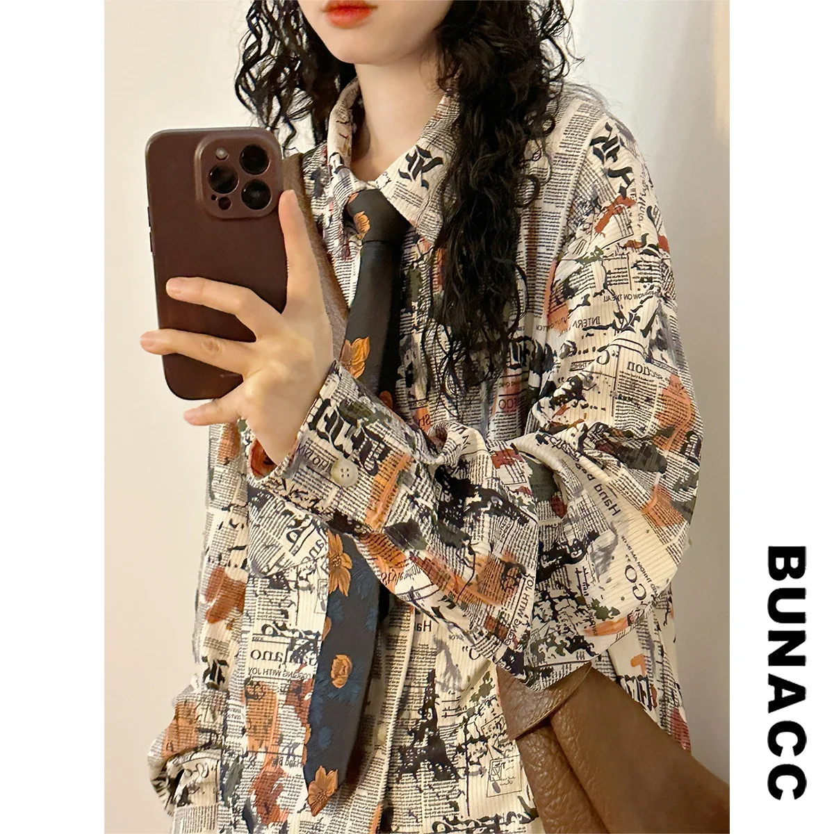 

Американская ретро-рубашка с длинным рукавом для женщин, модный дизайн с газетным принтом, весенний уличный стиль, свободный крой, с воротником