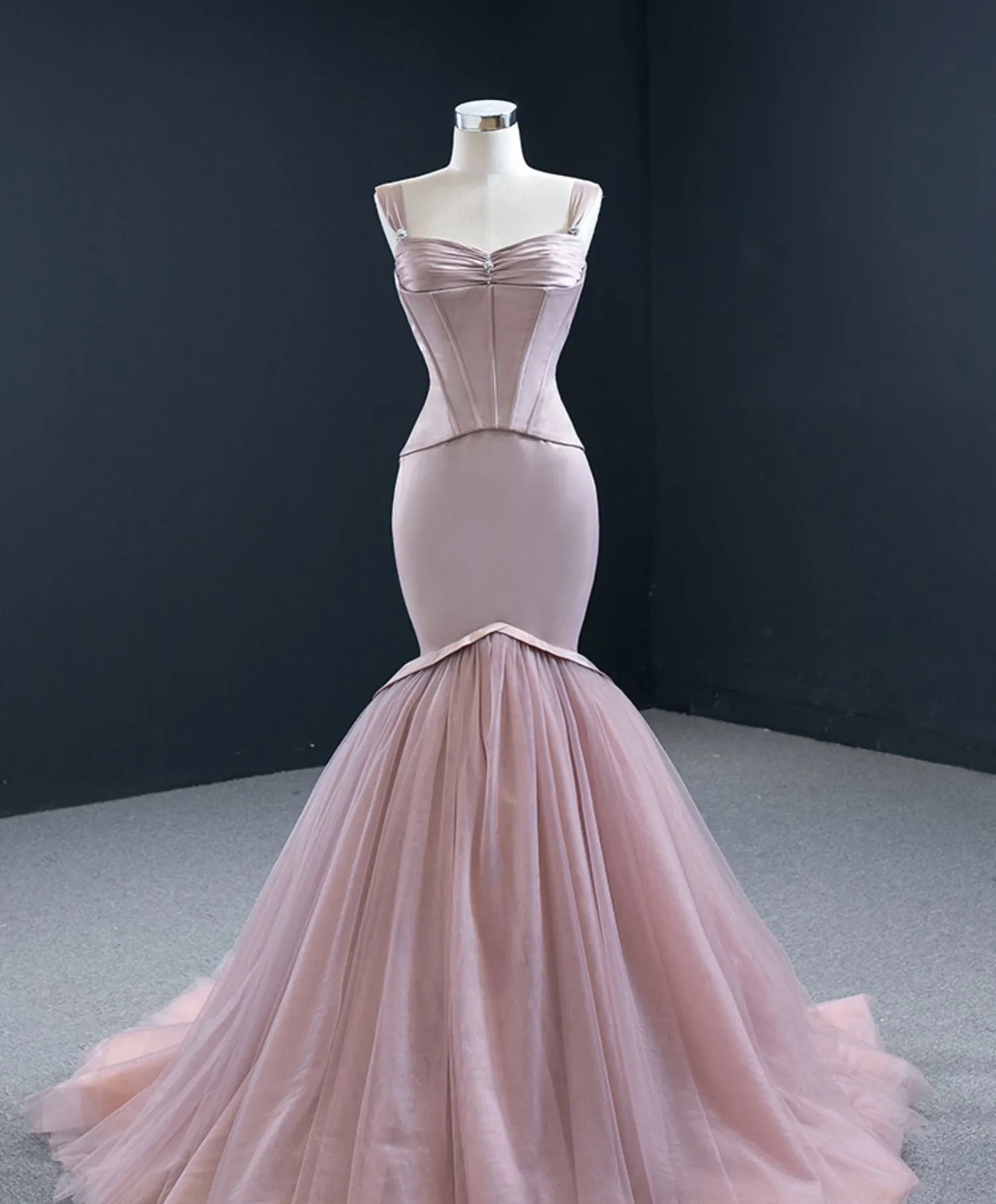 

Атласное вечернее платье, розовое платье-русалка, плиссированное корсетное платье