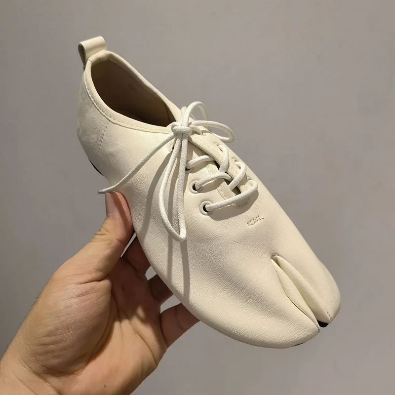 New Women's Shoes Fashion Japanese Style Casual Shoes for Woman Exquisite Soft Leather Sneakers Designer Shoes Zapatos De Mujer