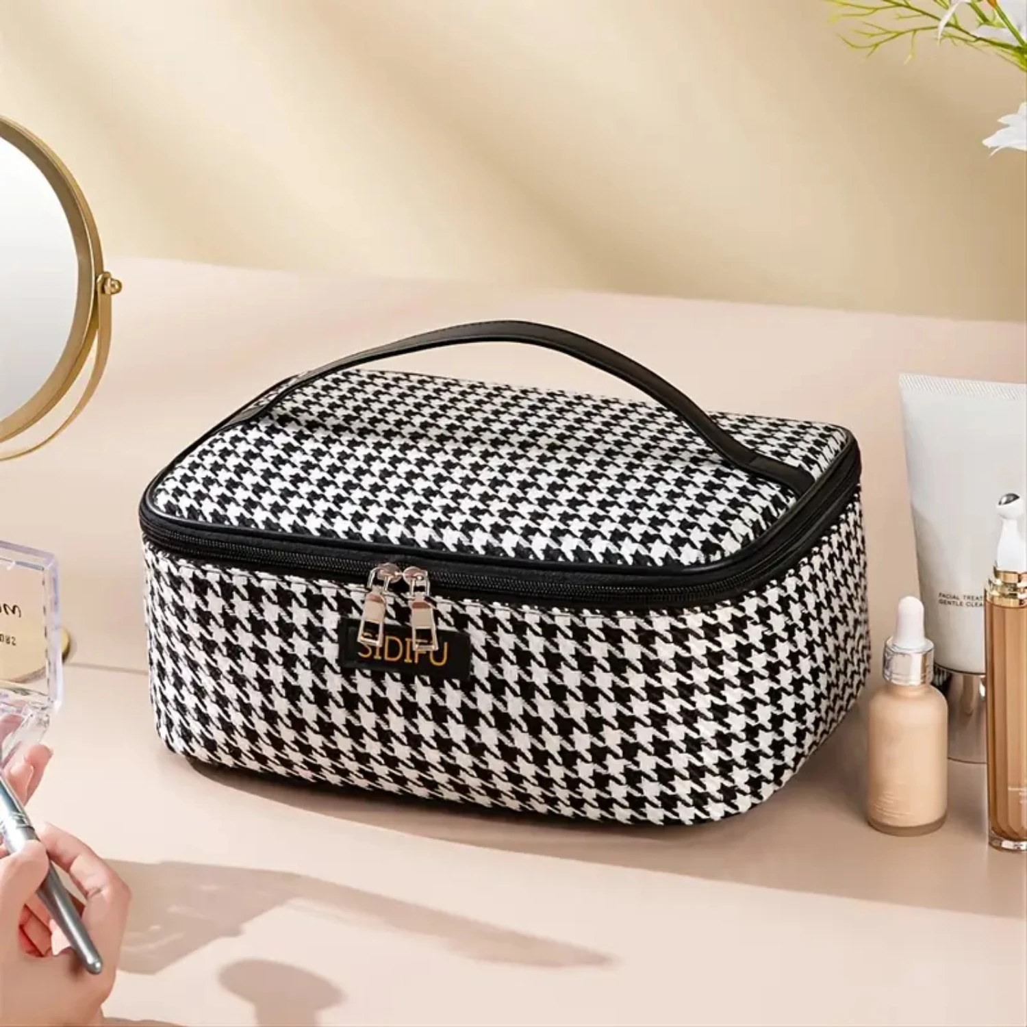 

Portable Travel Toiletry Bag, Hanging Cosmetic Wash Bag, Underwear Sock Storage Organizer