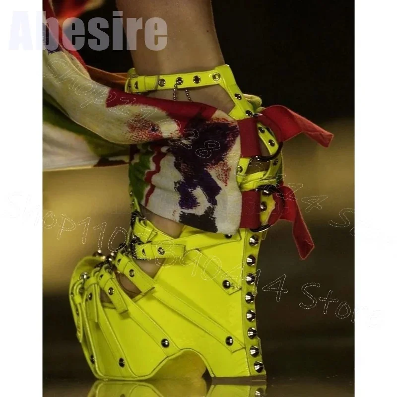 Yellow Buckle Strange Style Heels Platform Sandals Buckle Strap Women Shoes Novel Party Banquet Runway 2025 Zapatos Para Mujere