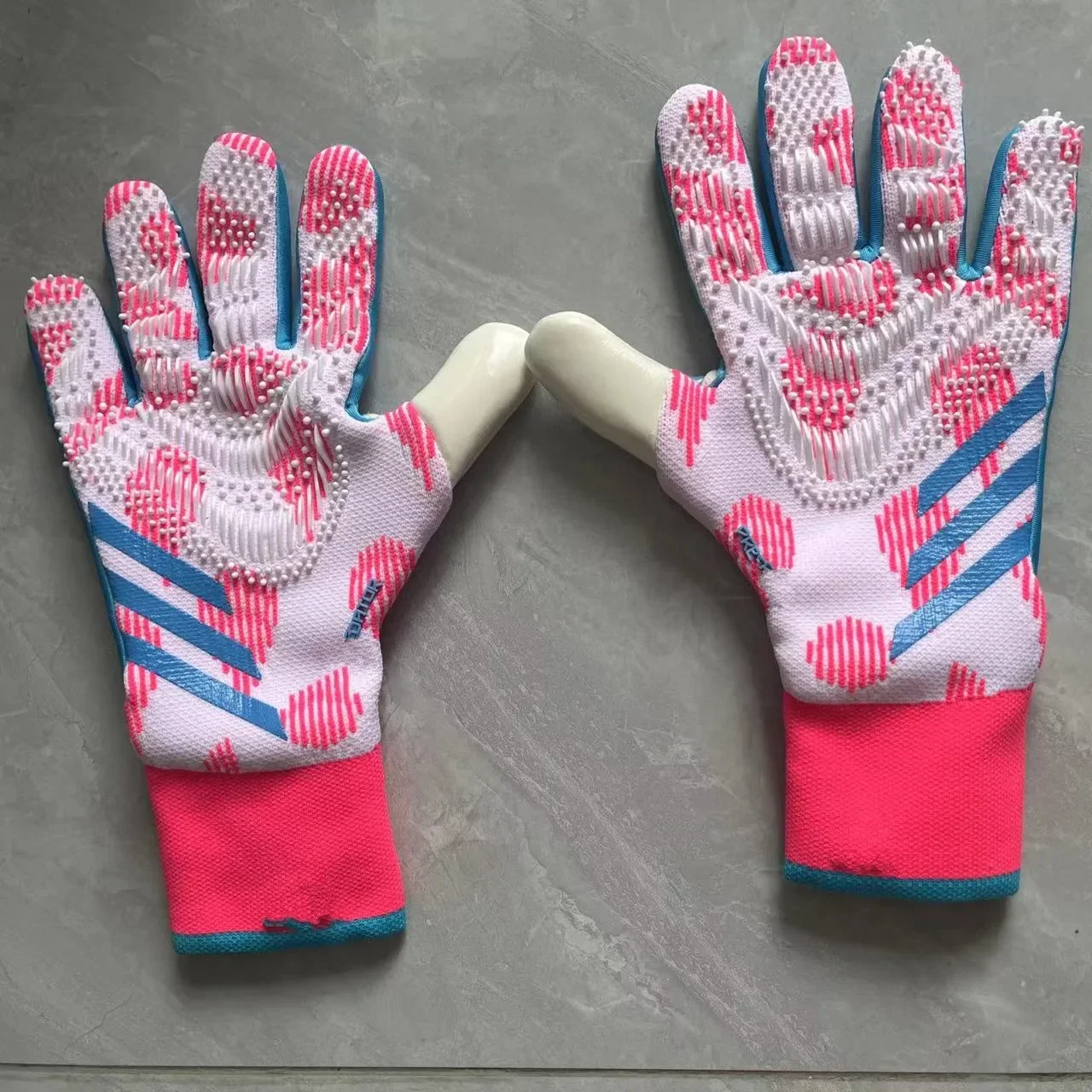 New Goalkeeper Football Gloves for Adult Matches Professional Anti Slip Breathable and Wear-resistant for Childrens Goalkeepers