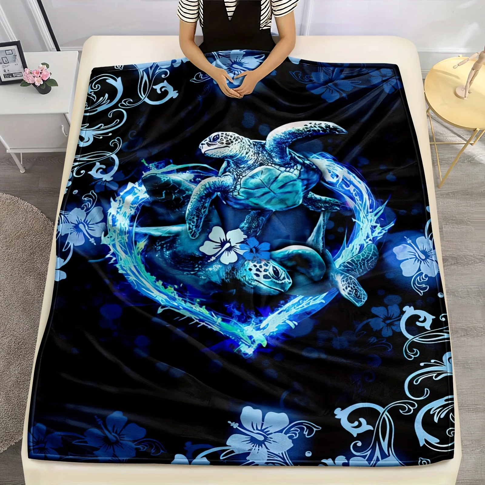 

Blue Sea Turtle Throw Blanket, Bohemian Animal Cover for Couch Bed Sofa Office Camping