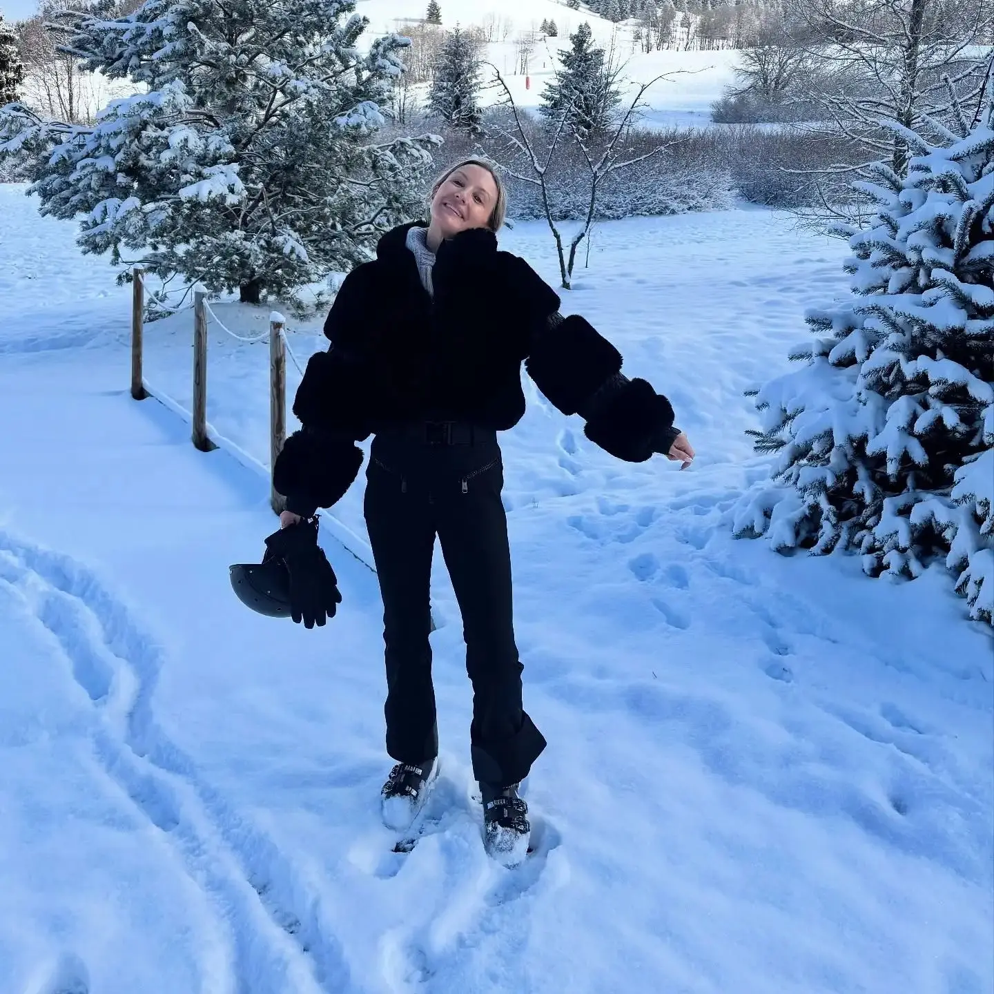 女性の人工毛皮パッチワークジッパージャンプスーツスリムフィット暖かい冬服通勤コート 2025 女性の新しいファッション服