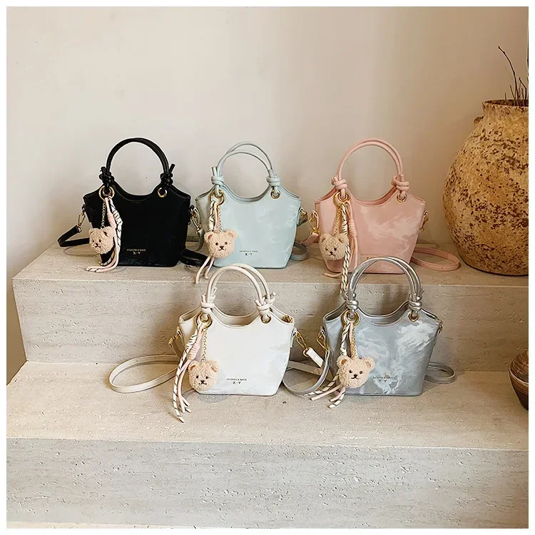2025 Spring New Trendy Casual Bucket Bag Women Simple High-Sense European Style Work Commute Messenger