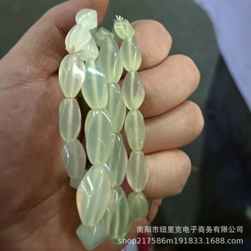 

Xiu Jade : Twisting Universe Bracelet - New Style, Fashionable and Versatile