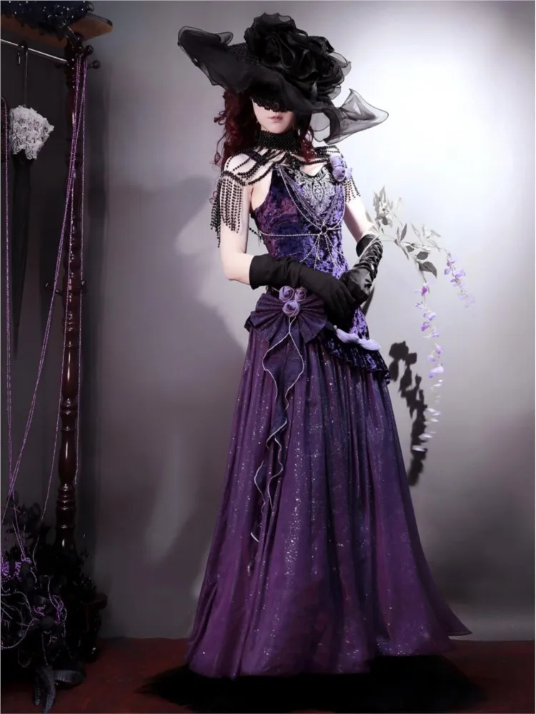 A gentle design of purple elegant velvet and luxurious fishtail dress