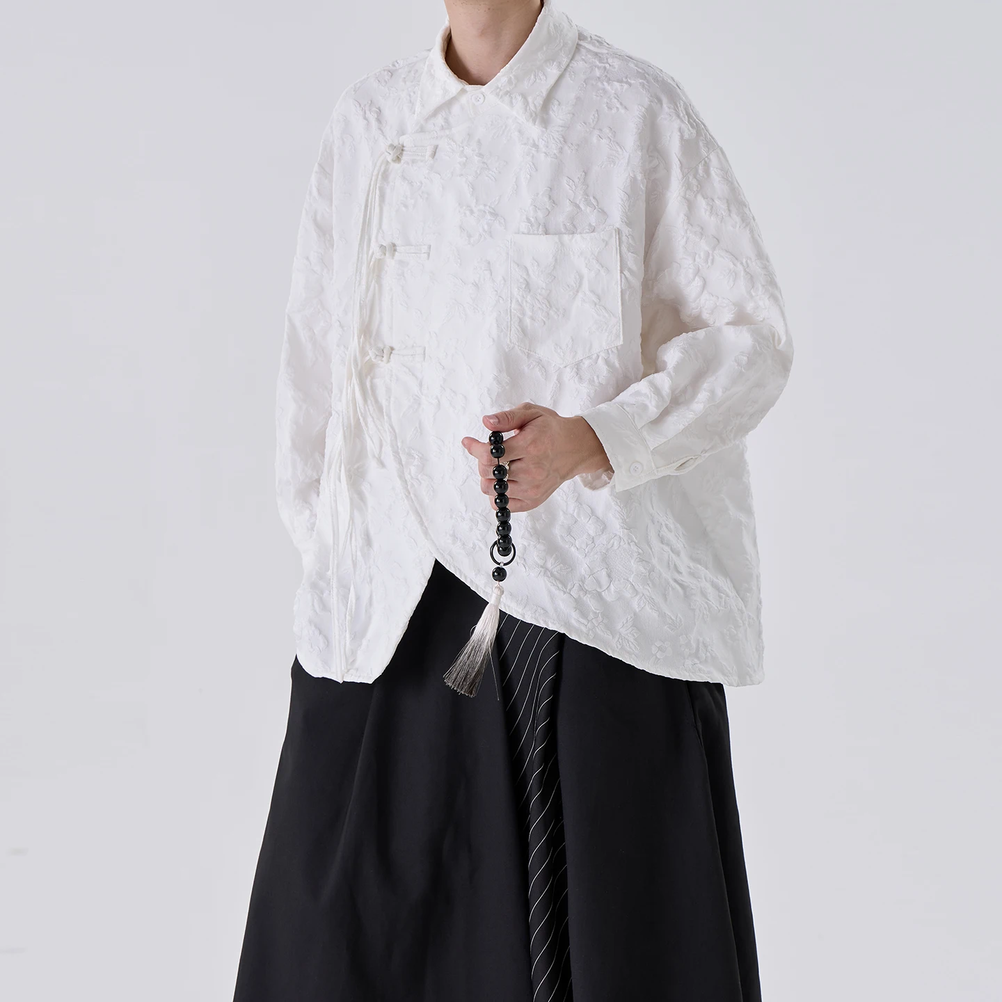 

Винтажная рубашка на пуговицах в виде китайской лягушки — элегантная жаккардовая блузка с длинными рукавами, мода восточного этнического стиля (2026, тренды) ​ Плюс 5XL