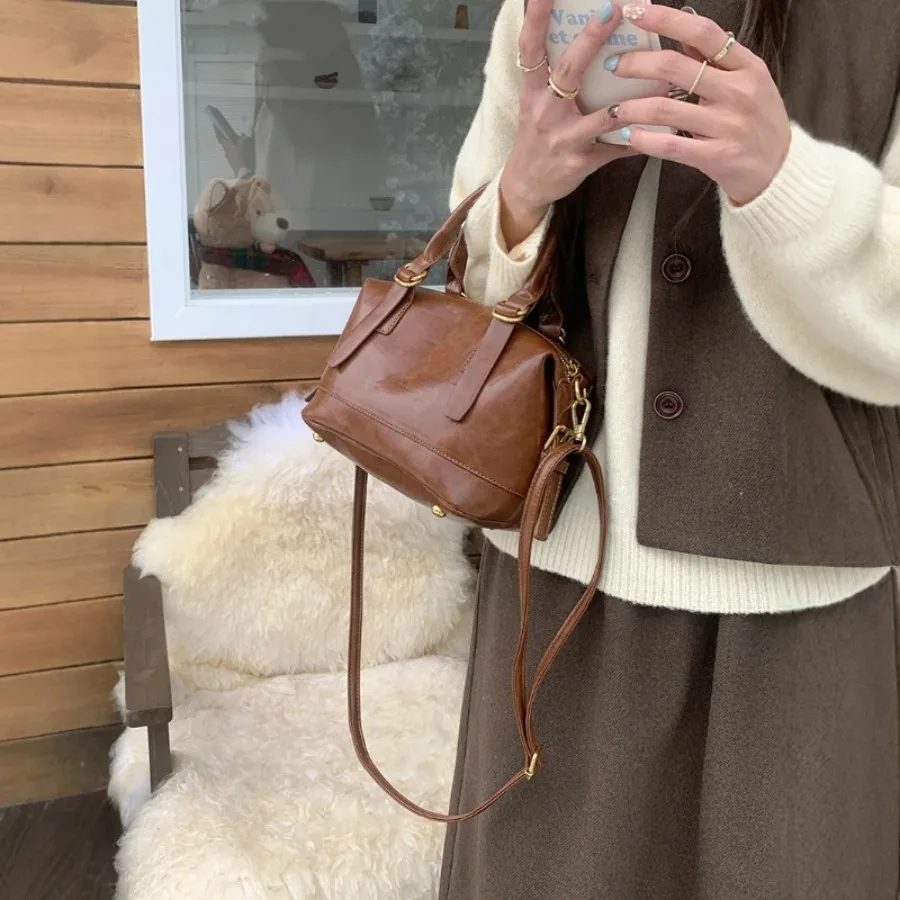 

New handbag fashion senior bowling bag hugging pillow bag commuting texture retro single shoulder crossbody women's bags