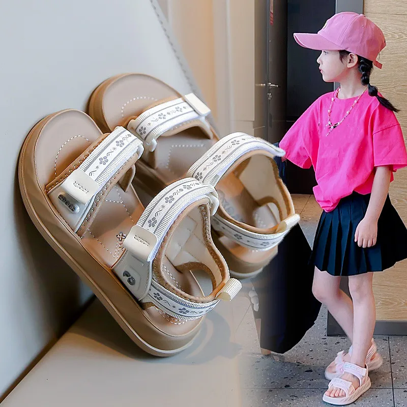 Girls' Sandals 2026 Summer New Style, Little Girls' Anti slip Soft soled Princess Shoes, Middle and Large Children's Beach Shoes