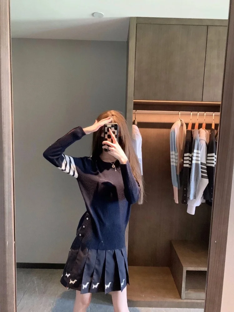 

Seoul Classic Four Bars Wool Knitted Base Shirt Button Waist Inlet Women's Long Sleeve Inner Wear Casual Style round Neck
