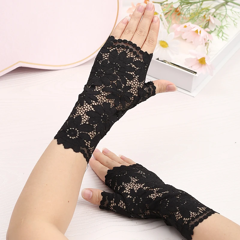 Women's Summer Lace Half Finger Gloves, Thin Sun Protection Breathable Short Gloves for Driving Dance Tattoo Covering