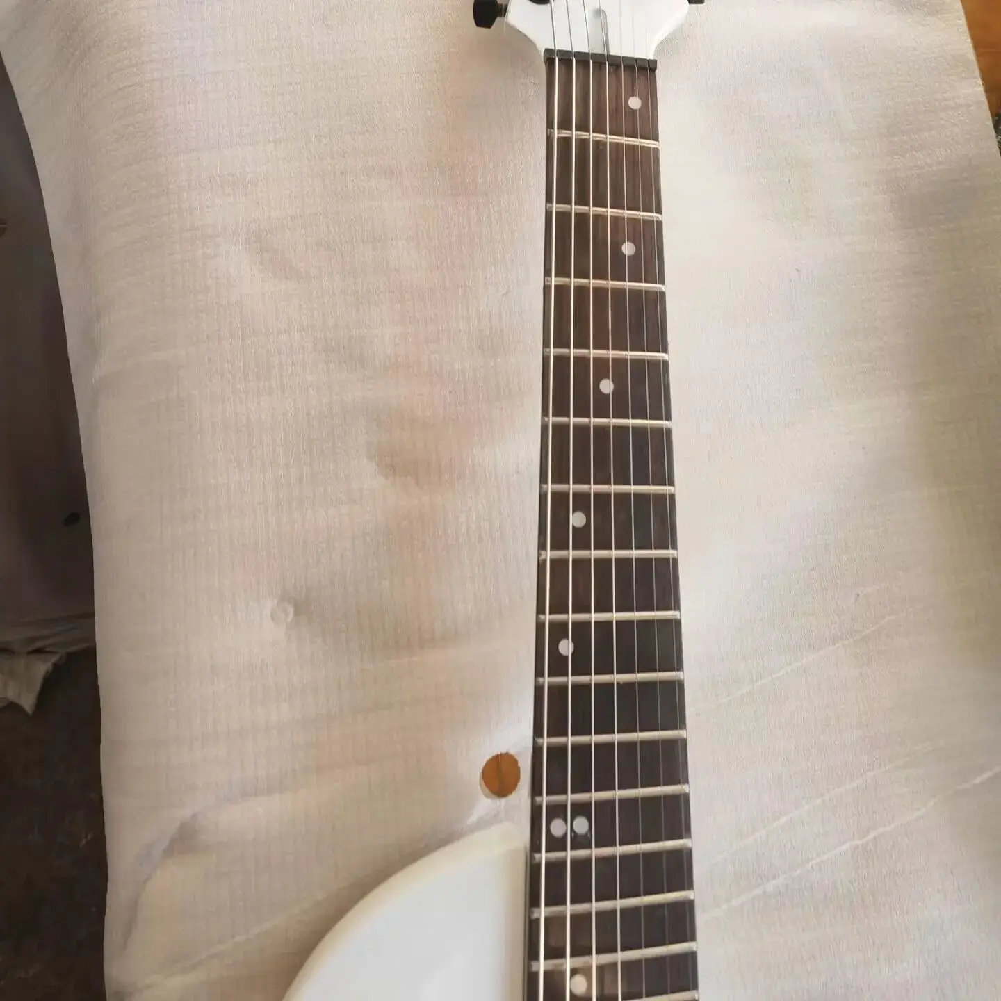 Custom 7 String Fanned Fret Electric Guitar 24 Fets White Body Professional Guitar