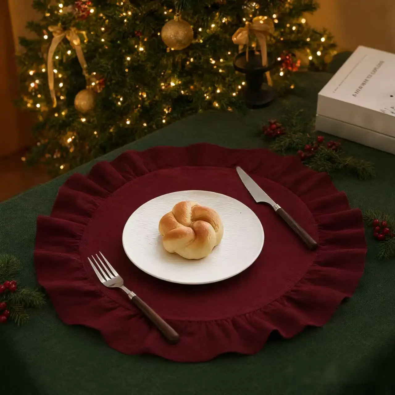 Set of 4–8 Pure Cotton Round Ruffled Cloth Napkins – Machine Washable, Reusable; Can Also Serve as Placemats