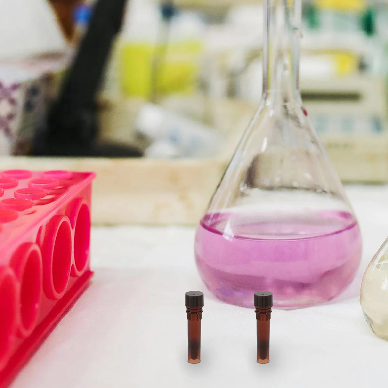 

20pcs Cryovial Storage Tubes 1.5ml Brown Light Proof Freezing Test Tubes for Sampling Scientific Experiments Plastic Vials Small