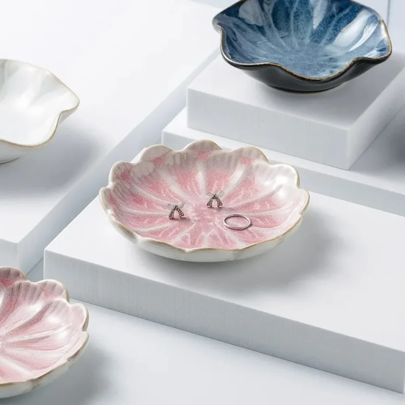 Plateau à bijoux de Style créatif et minimaliste, plat de collation pour la maison, plat de saveur, assiette de décoration de Lotus en céramique et affichage décoratif