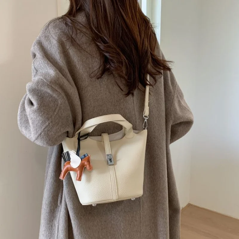 

High-End Women's Tote Bag Made Of Sable-Print Leather Featuring Casual Netherlands Famous Lasting Lightweight Look