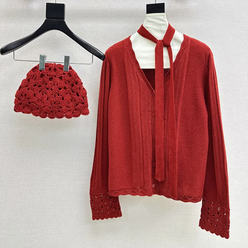 

High quality hand-knitted women's cardigan sweater with exquisite embroidery, exuding a relaxed and soft style 25110797