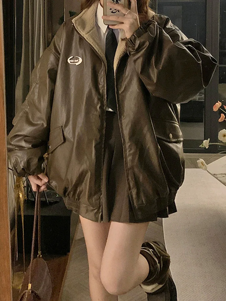 แฟชั่น PU หนังแจ็คเก็ต Lambswool Coat ทั้งสองด้านหญิง Y2K ฤดูหนาวใหม่กํามะหยี่หัวรถจักรผ้าฝ้ายเบาะ