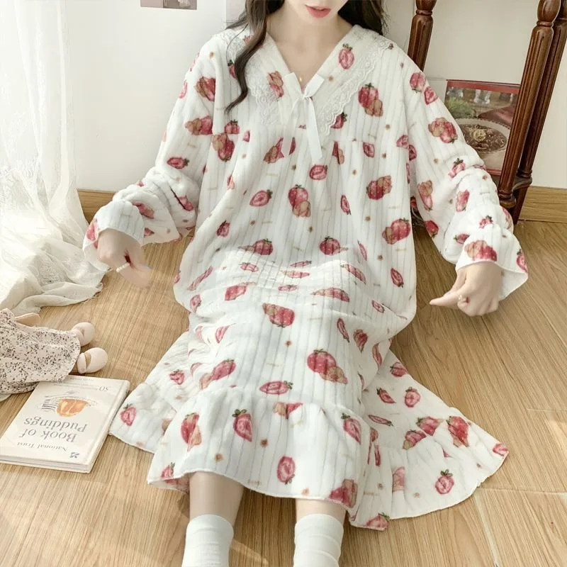 2024 New Flannel Sleepwear Plus Size 100 Kg Nightdress Loose Female Students Homewear Warm Pajamas Winter V-neck Nightgowns