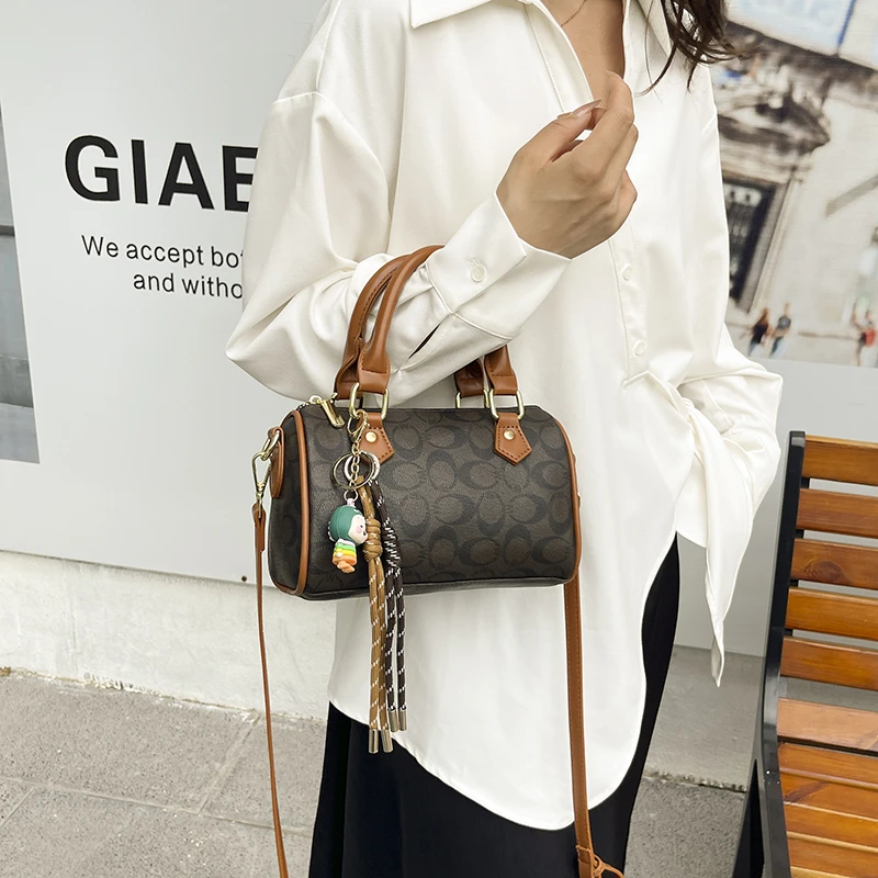 

Luxury Crossbody Messenger Bag Featuring Solid Color and Designer Letter for Women Paris Fashion