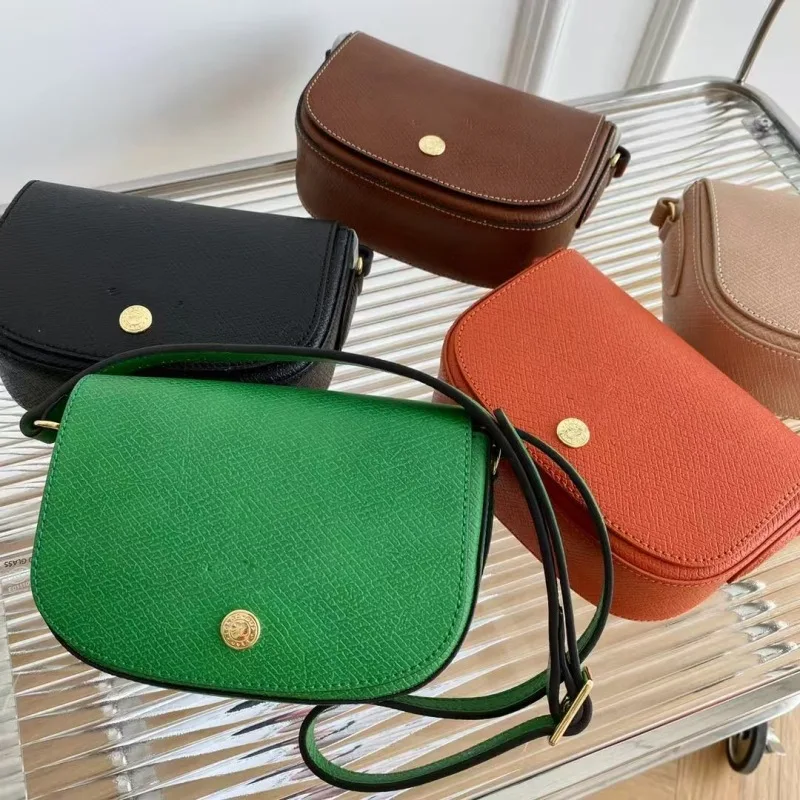 

Fashionable single shoulder crossbody bag with flip cover for women, versatile, simple, small square bag, high aesthetic value