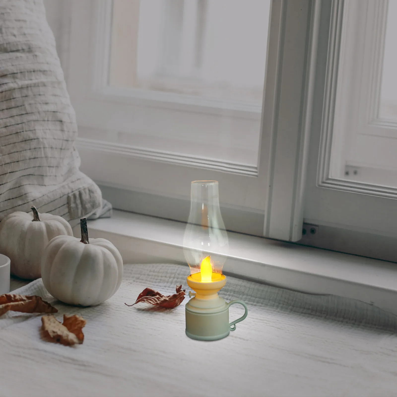 

Electronic Lamp Vintage Retro Oil Lantern for Home Farmhouse Tabletop Fireplace Decoration Emergency Light