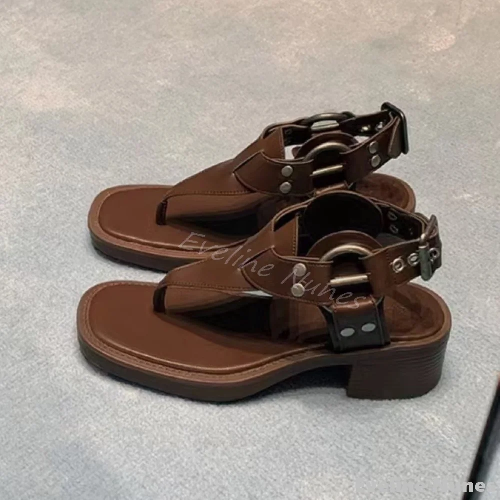 

Thick Sole Chunky Heels Flip Flops Women Retro Brown Metal Belt Buckle Square Toe Sandals 2025 Summer New Fashion Design Sandals