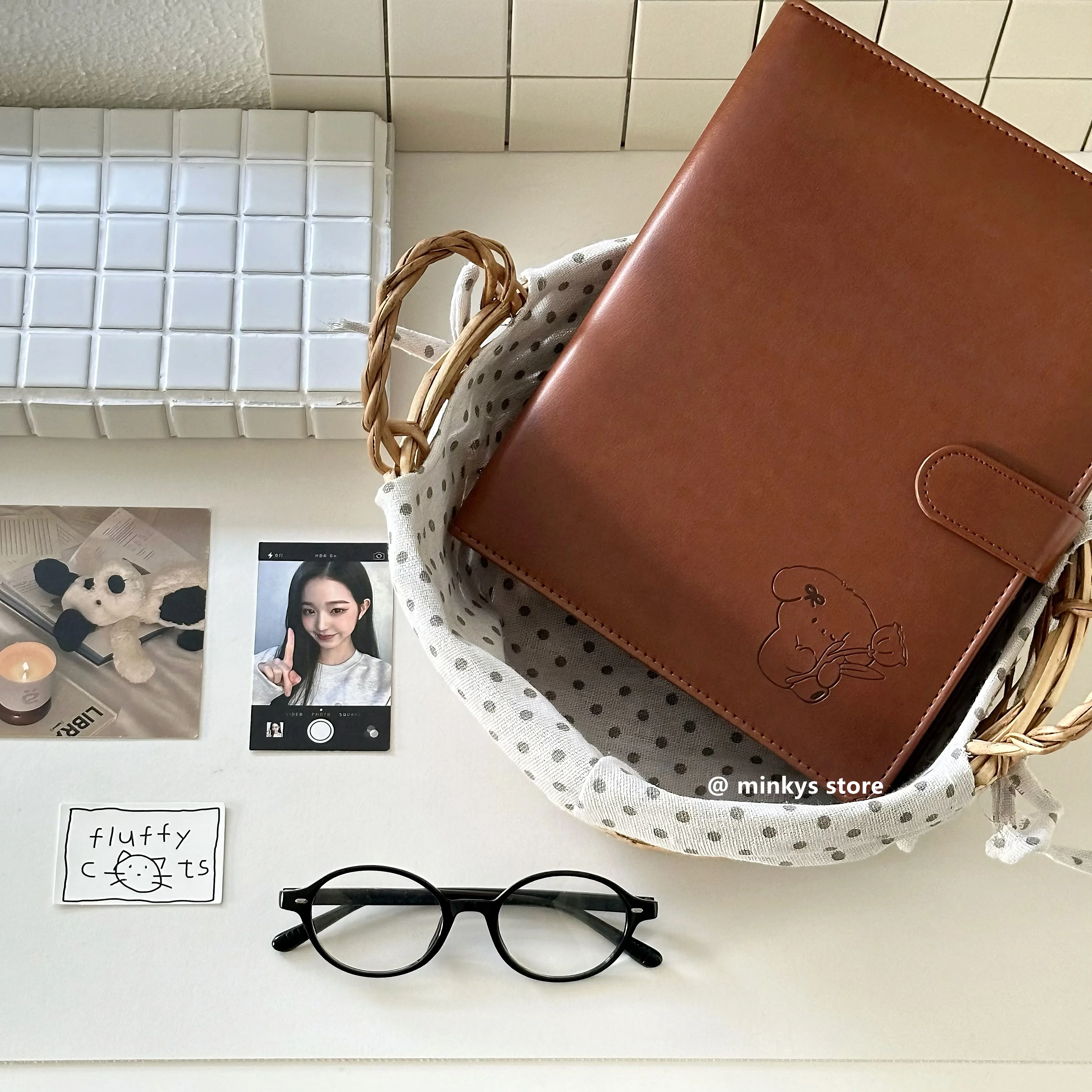 MINKYS Original Design Brauner Welpe Hund PU Leder A5 Kpop Fotokartenbinder Sammelbuch Idol Fotoalbum Notizbucheinband – Detail 3