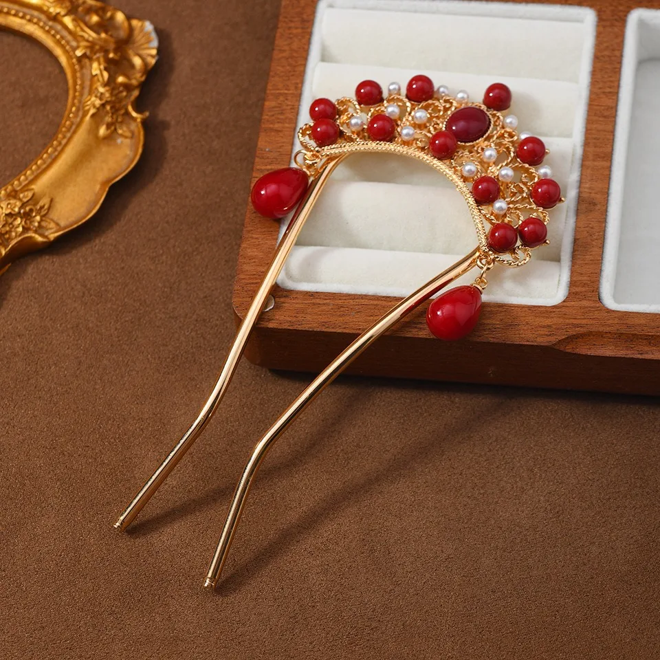 Chinese Style Red Bead Hairpin Vintage Gold-Tone U-Shaped Hair Stick Faux Pearls Gemstone Accents Elegant Hanfu Hair Accessory