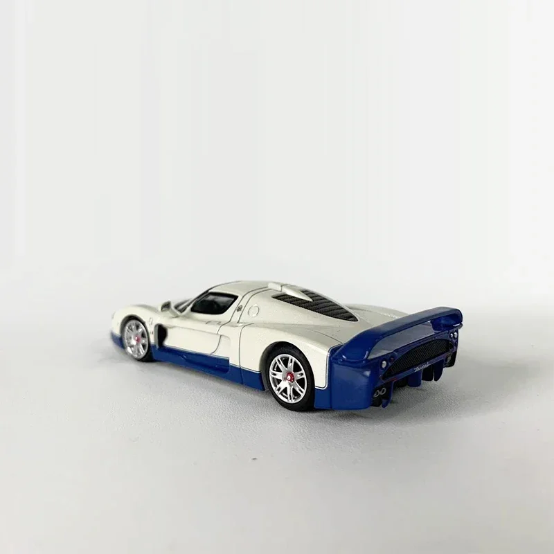 BBR โมเดลรถ1:64โมเดลรถ MC12อัลลอยด์หล่อขึ้นรูปของขวัญสำหรับสะสมรถสีขาวมุก