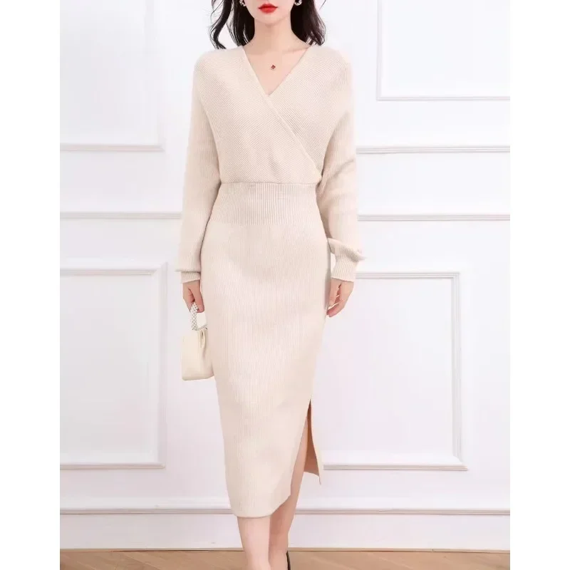 Fashionable Women\'s V-neck Slanted Collar Woolen Dress Autumn and Winter New Item, Hip Hugging Slim Fit and Slimming Knit Dress