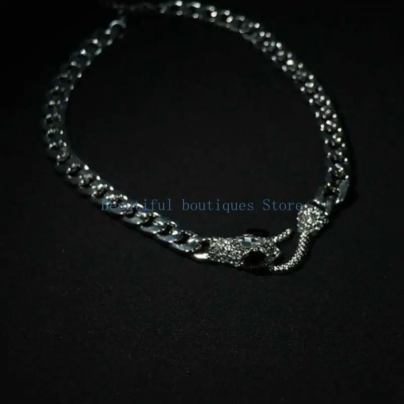 U4LF Statement Snake Necklace with Alloy Chain and Textured Centerpiece, Fashion Neckchain for Daily Styling, Photo Shoots