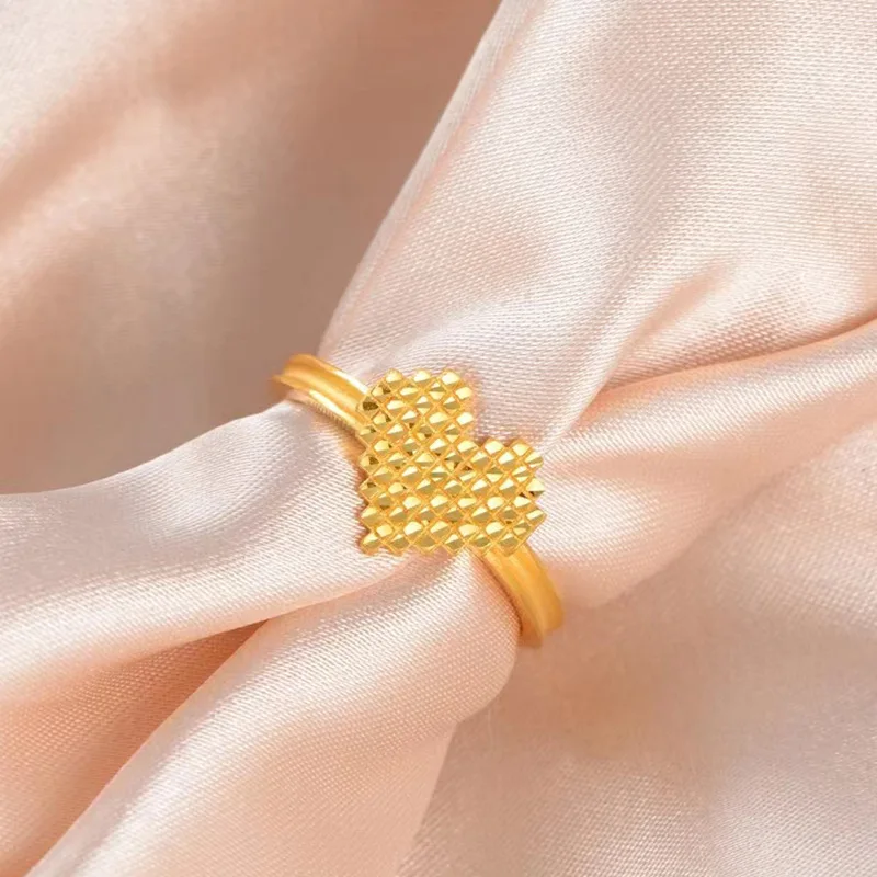 AU999 خاتم شوكولاتة على شكل قلب ذهبي عيار 24 قيراط |   مينا متدرجة - شوكولاتة مطلية - قلب منغم، لؤلؤي - حواف مرصعة، رقيقة ونبيلة