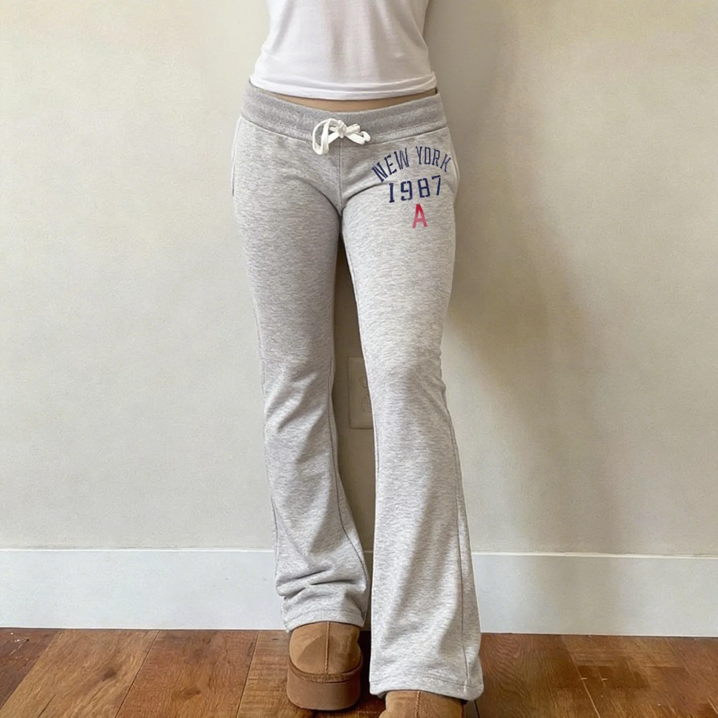 Y2K Hot Girl Low Rise Jogginghose mit Kordelzug und leicht ausgestelltem Bein, Herbstliche Hose mit Buchstabenmuster, figurbetont, lange Hose für Damen – Detail 3