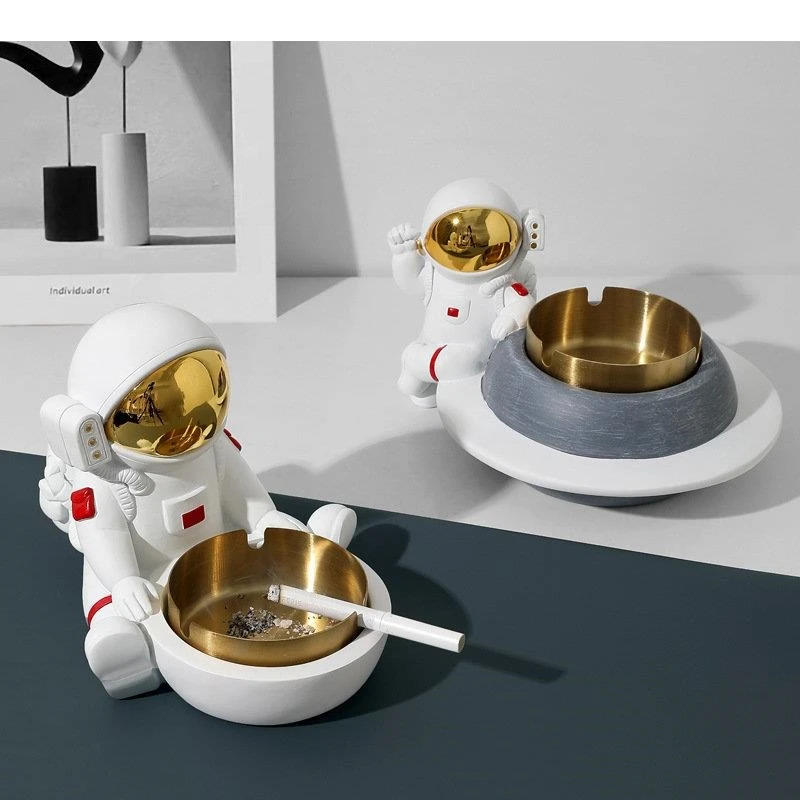 Astronaut Ashtray Modern Design Gold/silver Plated Cosmonaut Ashtrays Smoking Accessories for Weed Ash Trays Gifts Boyfriend