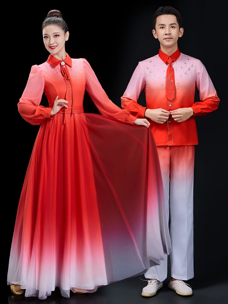 

Новый патриотический костюм для выступлений на Национальный день: женская длинная юбка и мужская одежда для церемоний декламации стихов