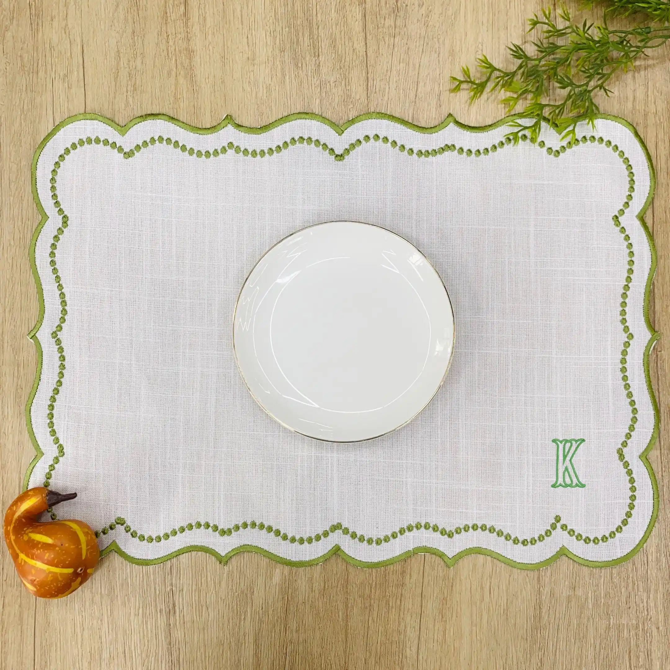 10 Custom Embroidered Placemats, Fan-Shaped Edge Table Decorations, Food-Themed Placemats, Initial Embroidered Napkins, Placemat Sets, Fruit-Patterned Napkins
