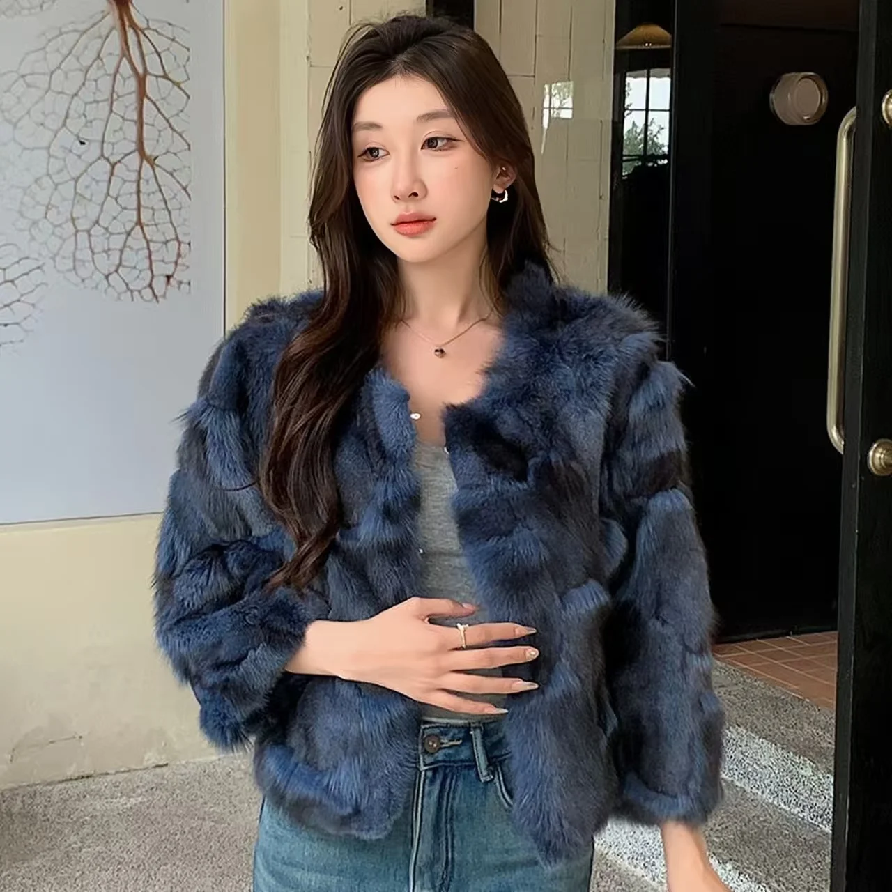 معطف فرو الثعلب الحقيقي للنساء للخريف والشتاء سترة قصيرة فاخرة سميكة دافئة جديدة برقبة دائرية مغطاة بأزرار ملابس خارجية نسائية دافئة أنيقة