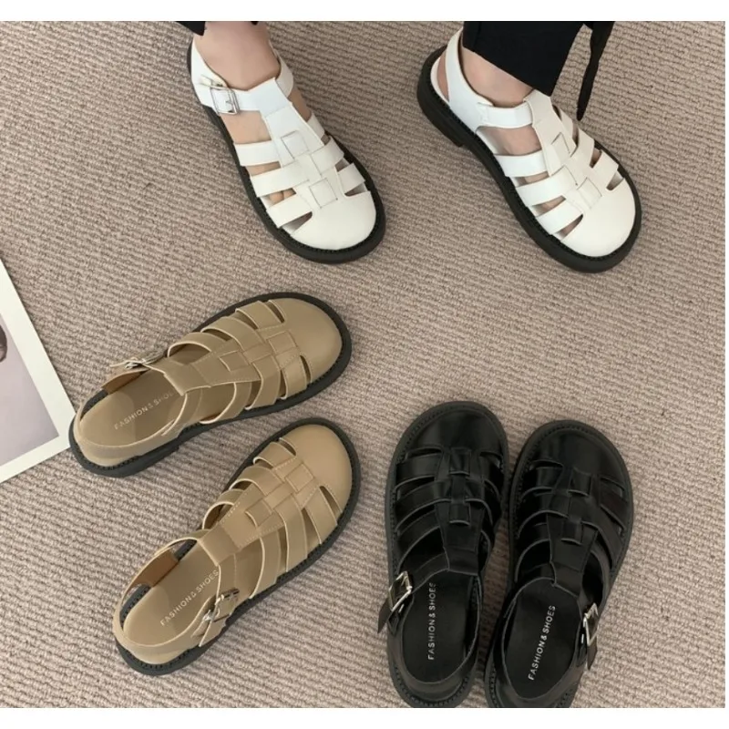 Closed Toe Sandals Retro Woman Shoes Summer Heels Original Girls Gladiator Outside Sports 2024 New Low Flat PU Slides Fretwork