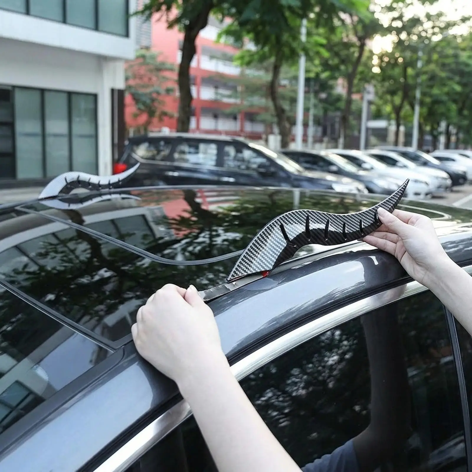 

Creative Car Roof Sticker Dragon Horn Design Universal Modification Accessory for Outdoor Adventure