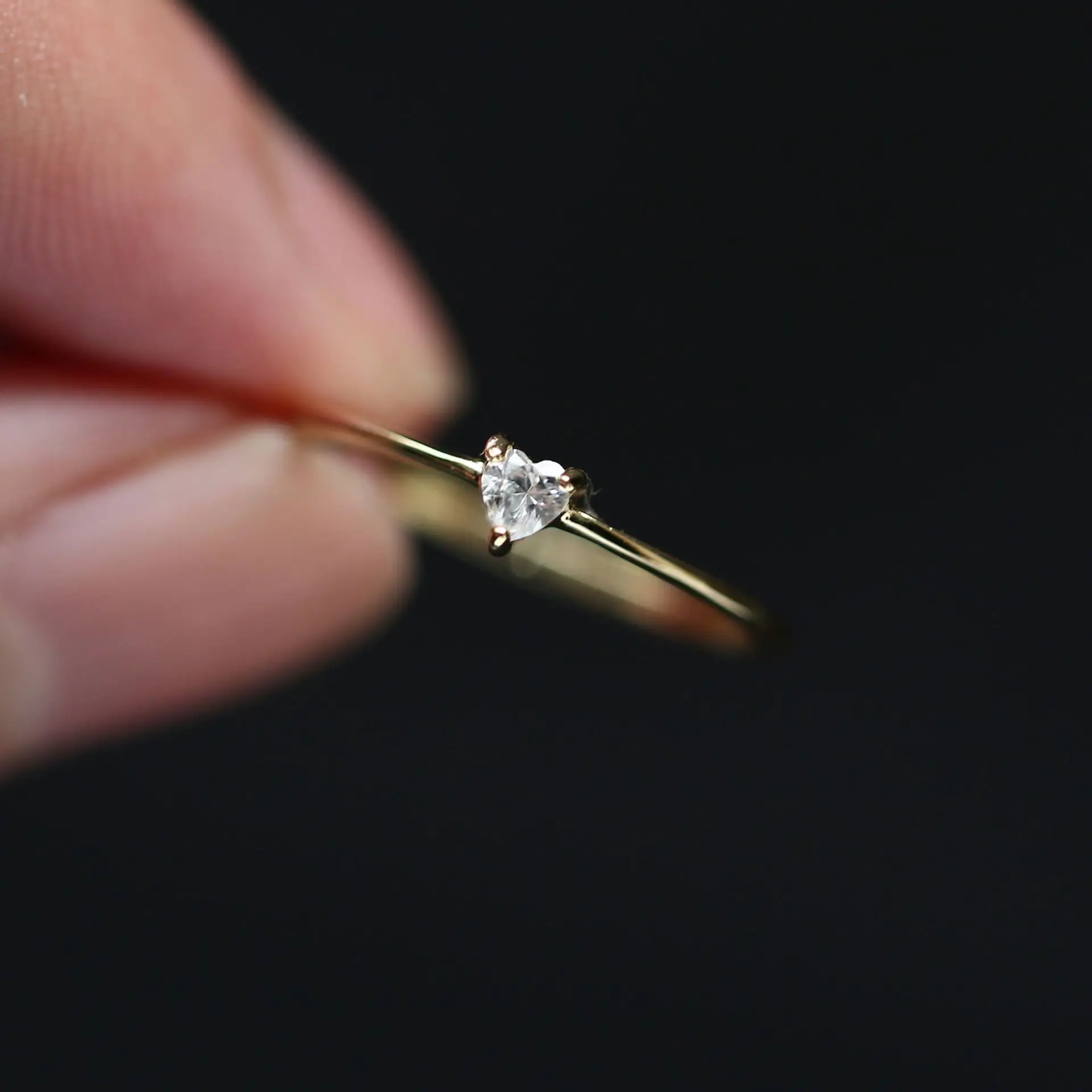 925 Sterling Silver Plated 14K Gold Exquisite Inlay Zircon Heart Ring dla kobiet Prosta biżuteria ślubna z temperamentem