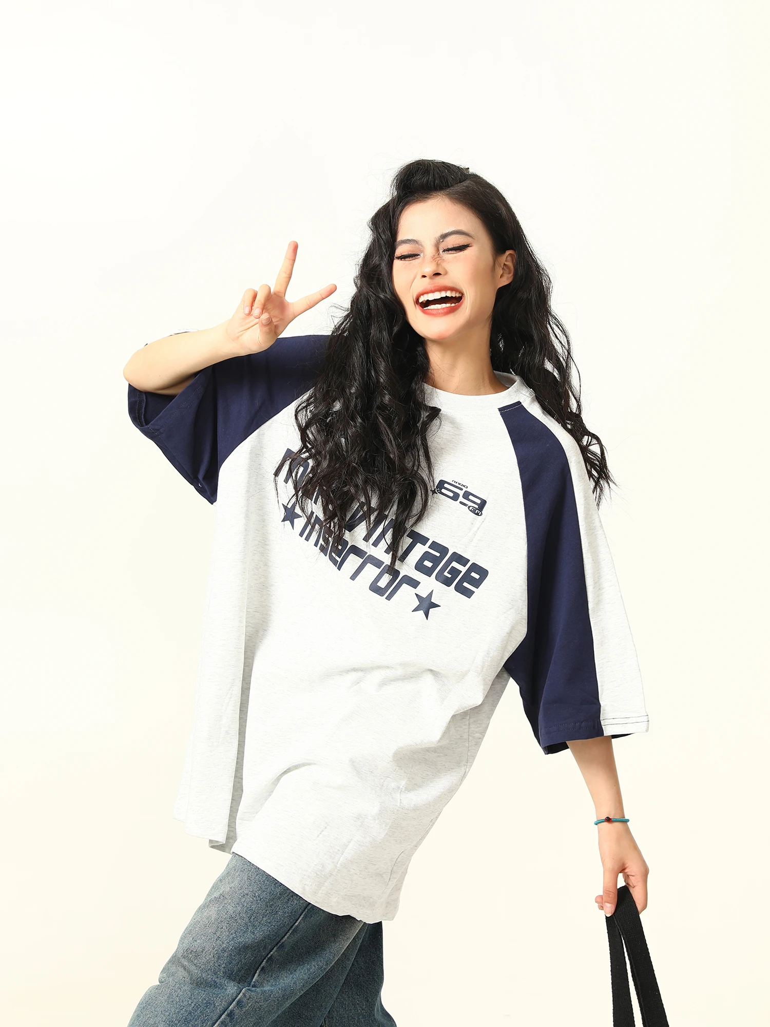 

Женский летний топ Wild Azizi в американском ретро-стиле с буквенным принтом, свободного кроя, с цветными вставками на плечах, для пар, в уличном стиле