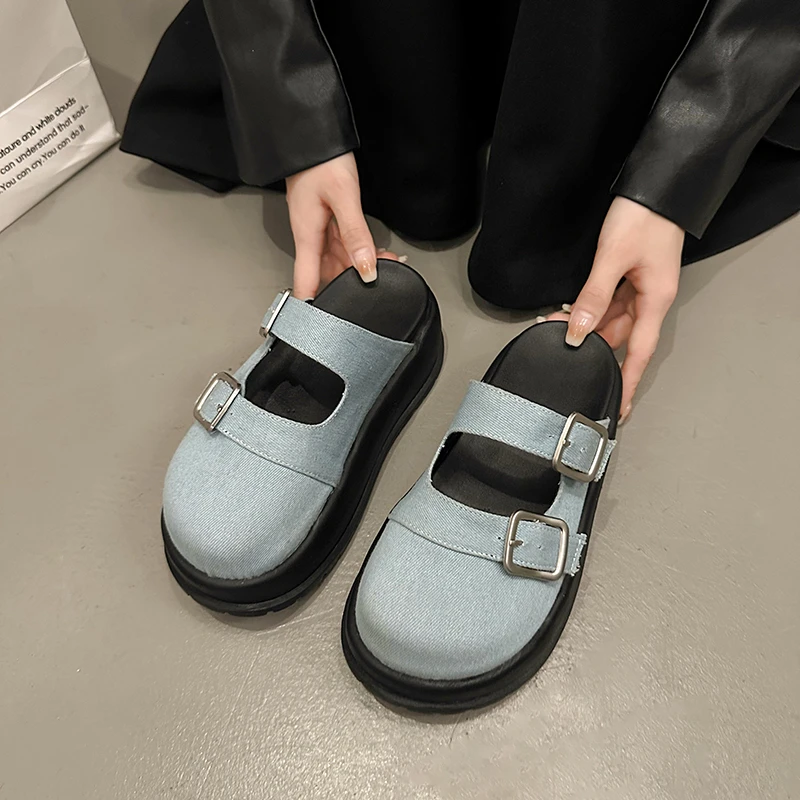 Buty damskie 2024 marki Baotou klapki damskie modny pasek klamra klapki do noszenia na co dzień kobiety gorąca wyprzedaż niska podeszwa kapcie