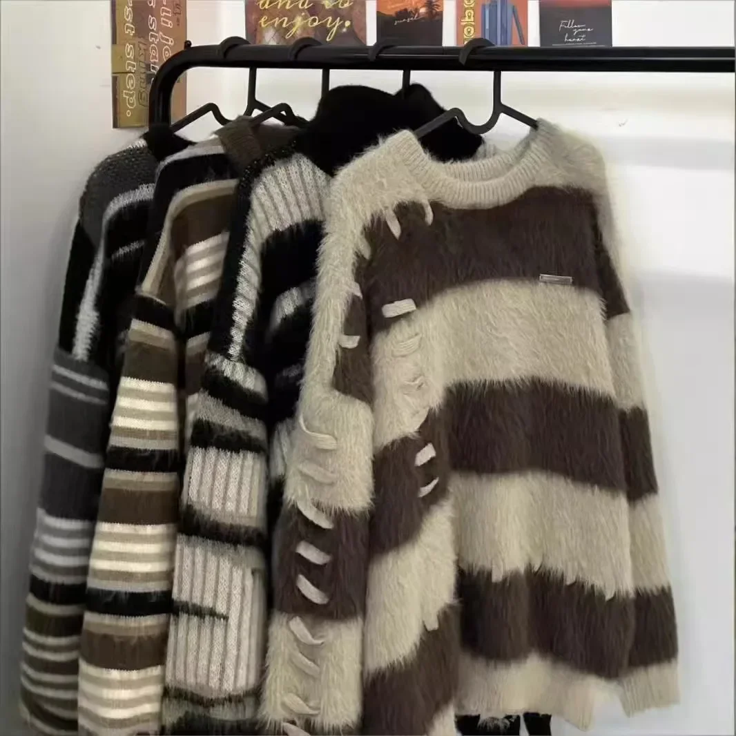 Korean Style Niche Retro Round Neck Sweater, Winter American Street Striped Contrasting Small Fragrant Style Knit Sweater Ins