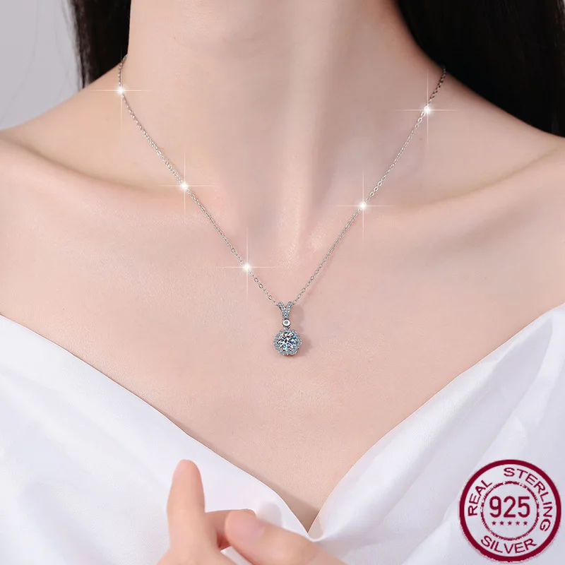 

New moissanite pendant necklace for women; 1/2 carat high-end feeling s925 pure silver necklace for wedding jewelry