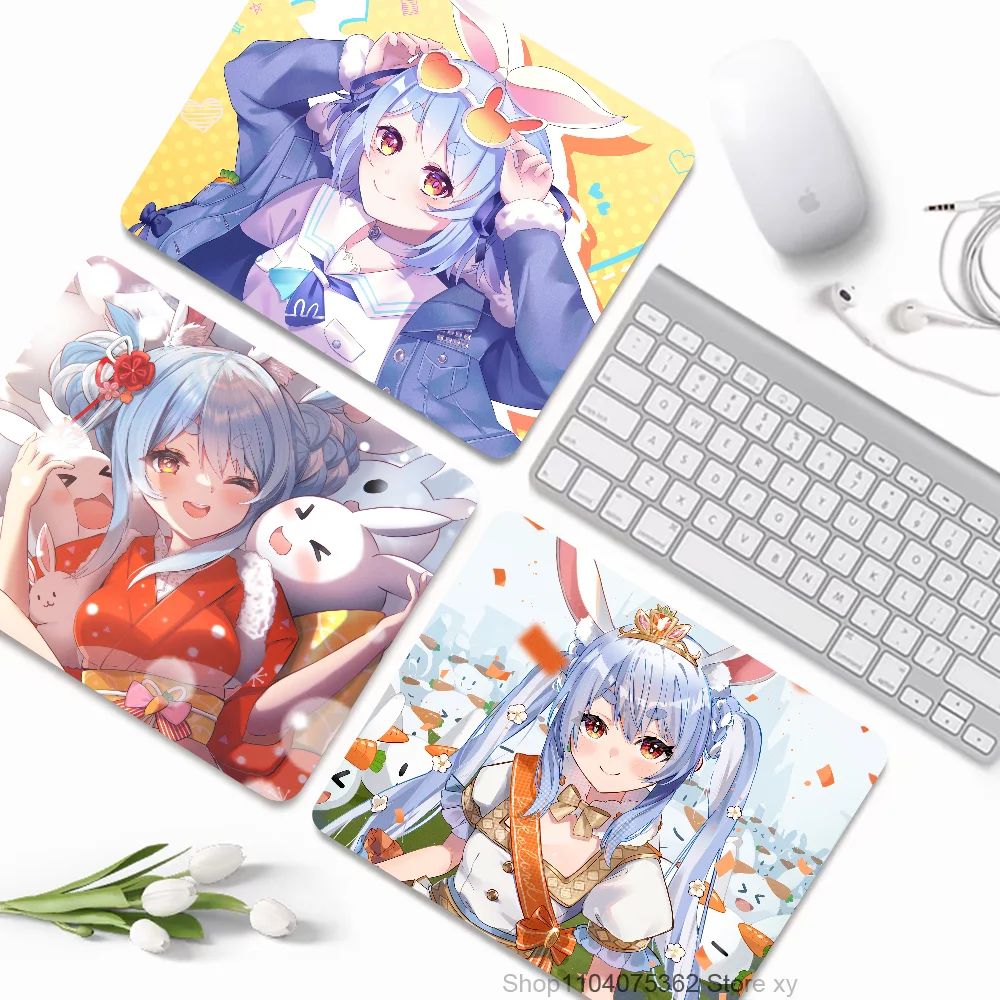 Game Anime Hololive Vtube Usada Pekora Mousepad Small LockEdge Mouse Pad For Gamers Computer Desk Pad Rectangular Anti-slip