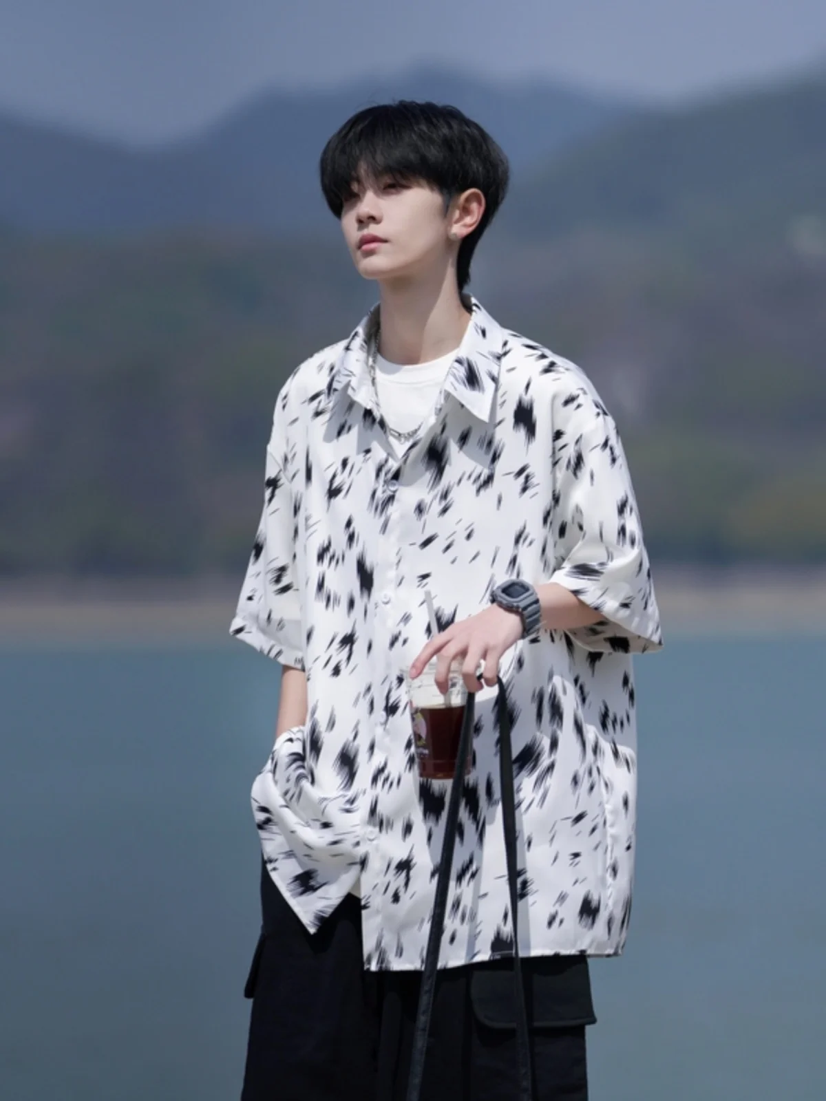 

Hawaii Vacation Beach Shirt Men Summer Thin Loose Ice Silk Short Sleeve Floral Shirt Teenage Handsome Top Cool Feeling